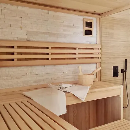 1 With Hot Tub, Sauna And Sea View Vila *