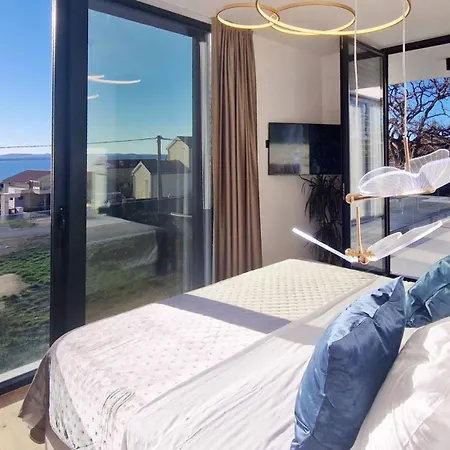1 With Hot Tub, Sauna And Sea View *
