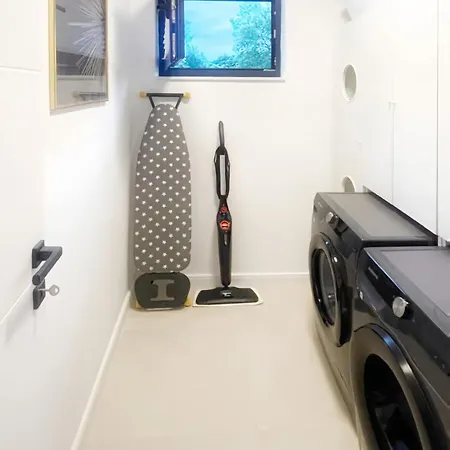 1 With Hot Tub, Sauna And Sea View *