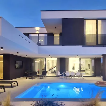 Villa 1 With Hot Tub, Sauna And Sea View
