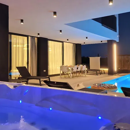 1 With Hot Tub, Sauna And Sea View