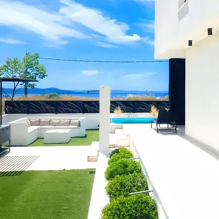 1 With Hot Tub, Sauna And Sea View Villa *
