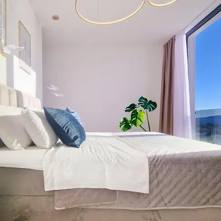 1 With Hot Tub, Sauna And Sea View *